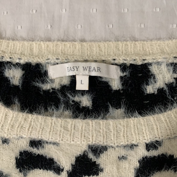 Easy wear Sweater - Picture 2 of 4